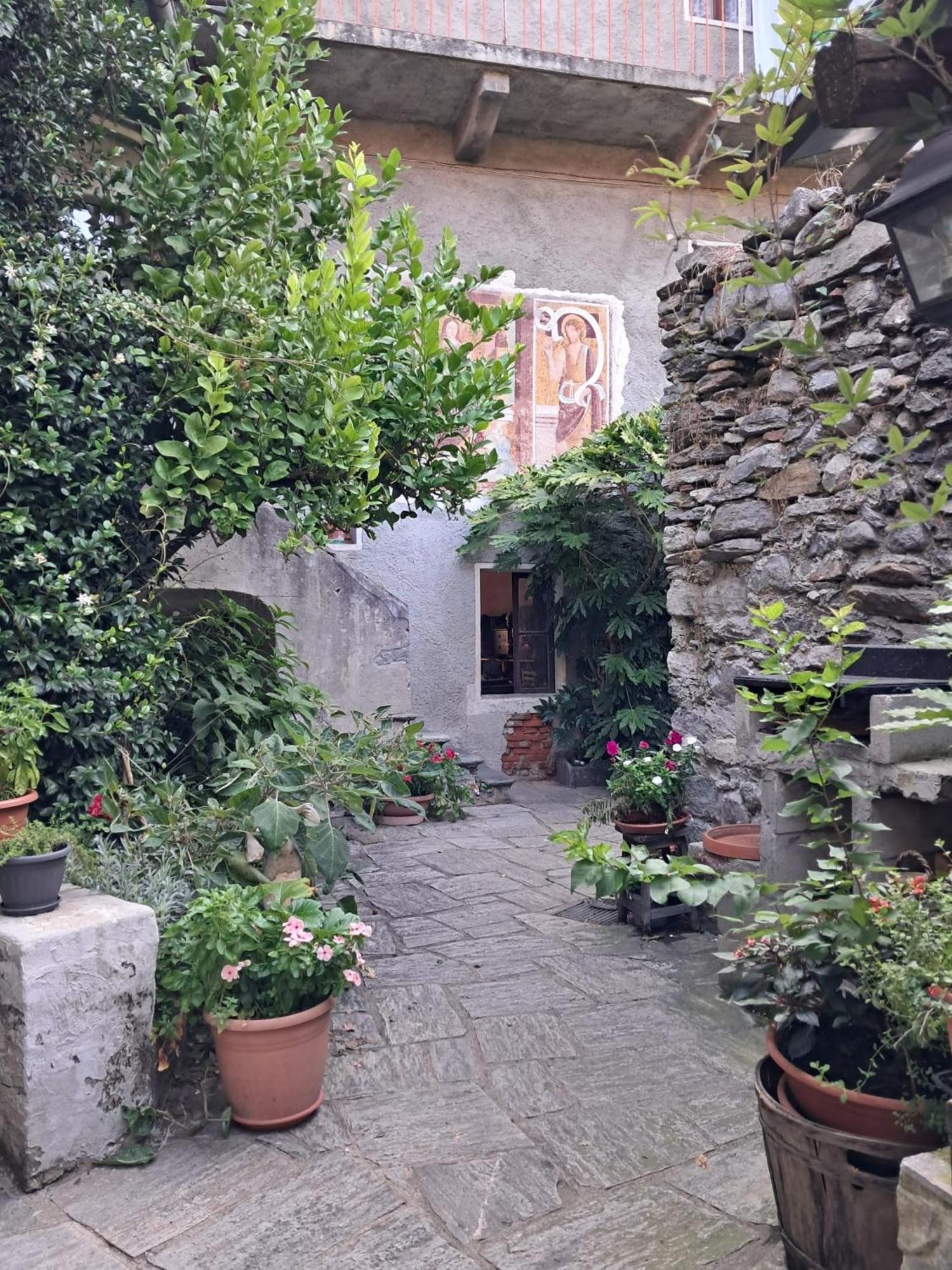 Nonna Anita Bed & Breakfast Castelveccana Dış mekan fotoğraf